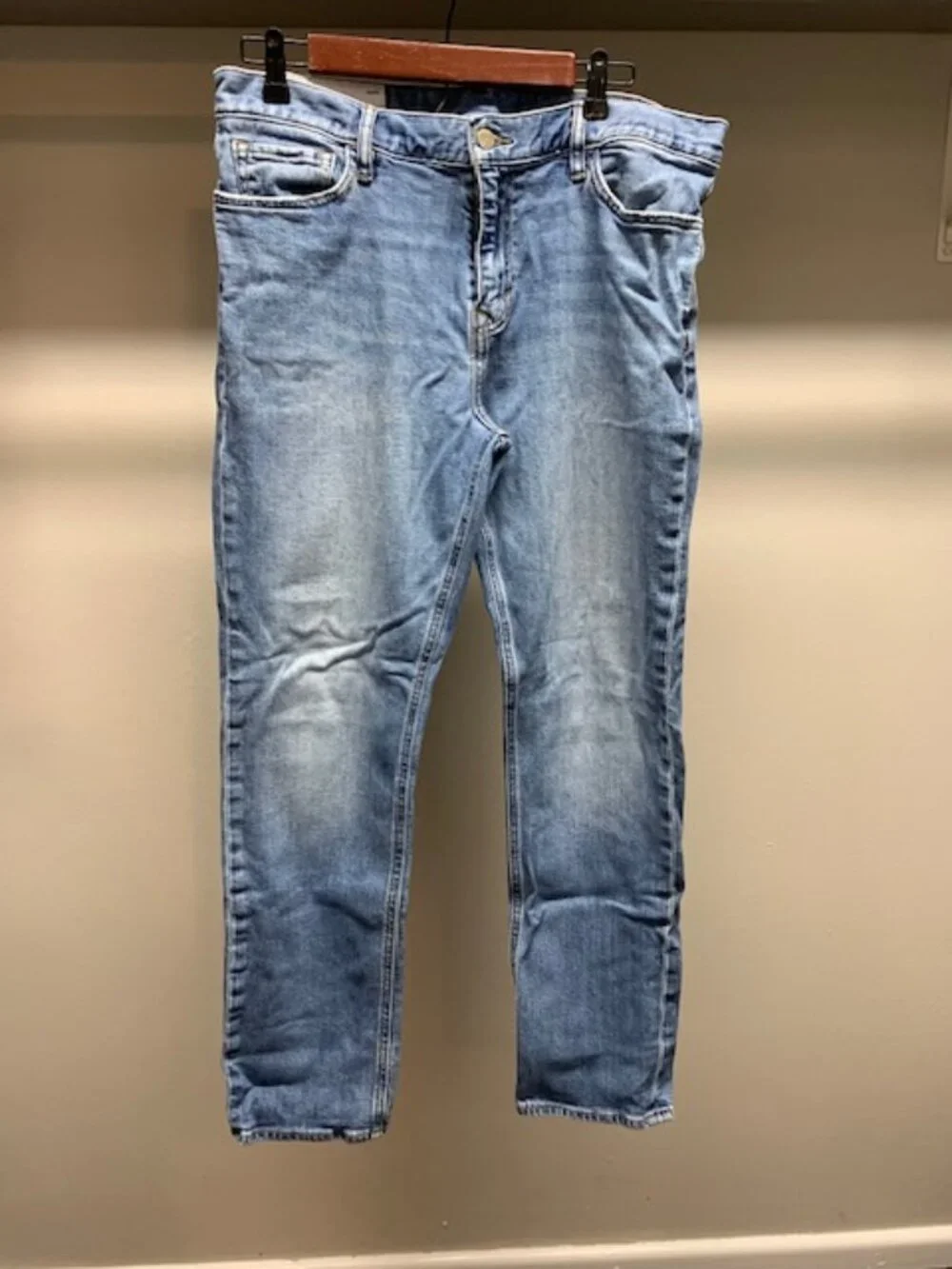Banana Republic Slim Fit Jeans – Light Wash 35x30